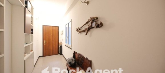 Квартира с 2 спальнями в Генуя, Италия № 317917 17