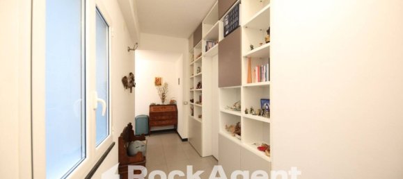 Квартира с 2 спальнями в Генуя, Италия № 317917 18