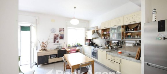 Квартира с 2 спальнями в Генуя, Италия № 317917 2