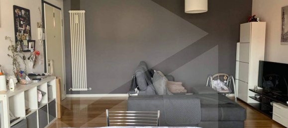 4 rooms Apartment in Creazzo, Italy No. 19230 4