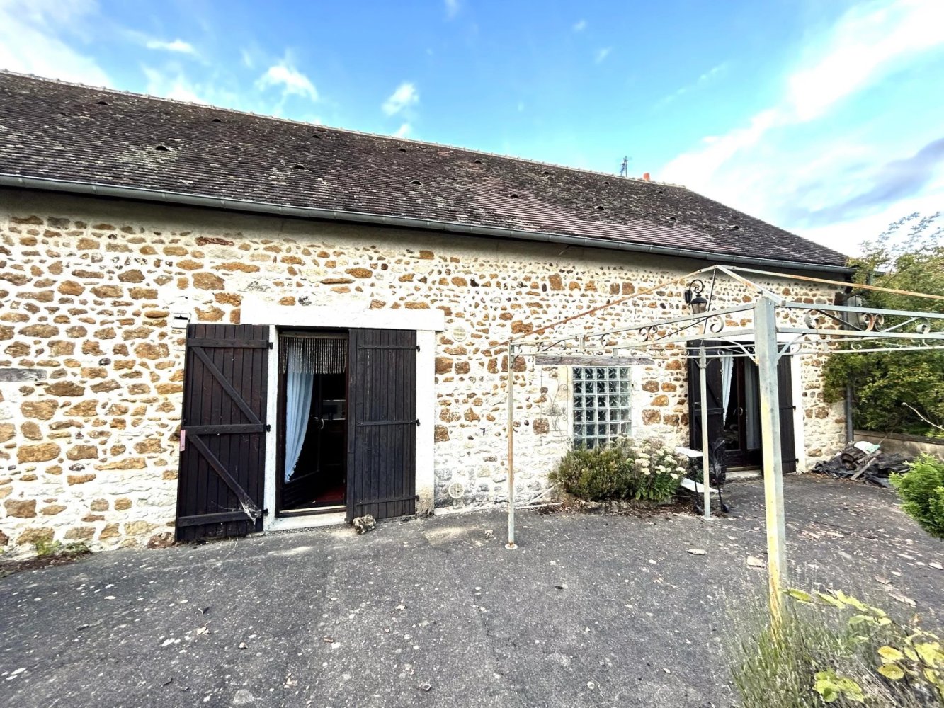 3 bedrooms House in Tilly, France No. 90832