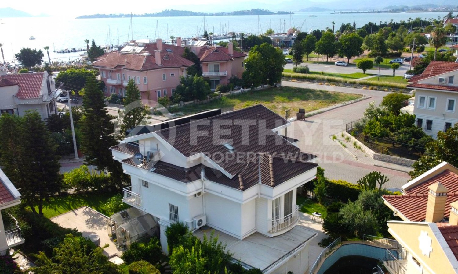 Villa 4+1 in Fethiye, Turkey No. 13660