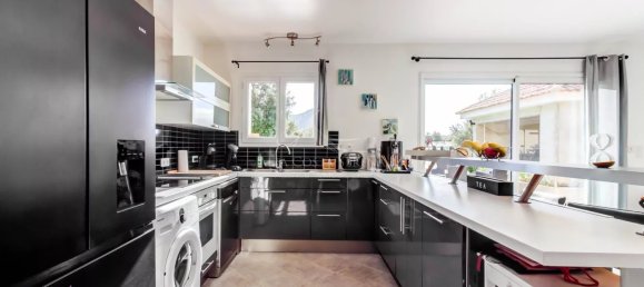 4 bedrooms Villa in Conca, France No. 51232 4