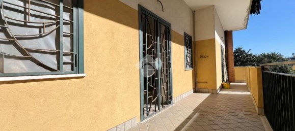 Apartamento de 4 divisões em Melito di Napoli, Italy N.º 230315 8