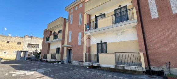 Apartamento de 4 divisões em Melito di Napoli, Italy N.º 230315 6