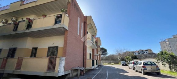 Apartamento de 4 divisões em Melito di Napoli, Italy N.º 230315 3