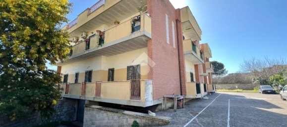 Apartamento de 4 divisões em Melito di Napoli, Italy N.º 230315 12