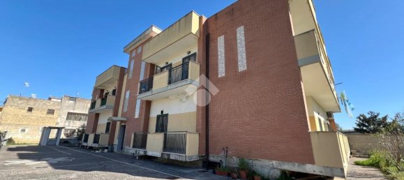 Apartamento de 4 divisões em Melito di Napoli, Italy N.º 230315 5