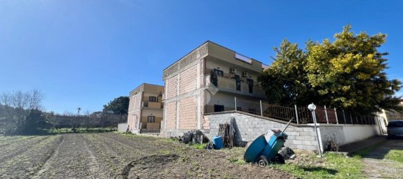 Apartamento de 4 divisões em Melito di Napoli, Italy N.º 230315 4