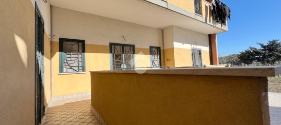 Apartamento de 4 divisões em Melito di Napoli, Italy N.º 230315 2