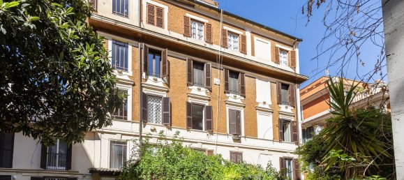Apartamento de 3 dormitorios en Rome, Italy No. 365010 2