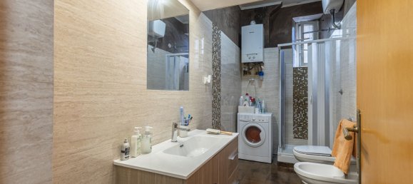 Apartamento de 3 dormitorios en Rome, Italy No. 365010 22