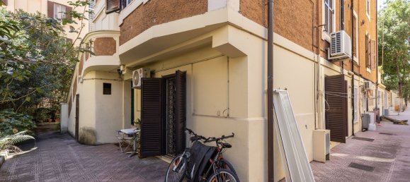 Apartamento de 3 dormitorios en Rome, Italy No. 365010 23