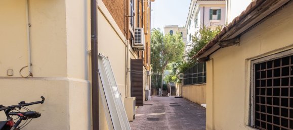 Apartamento de 3 dormitorios en Rome, Italy No. 365010 24