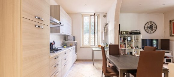 Apartamento de 3 dormitorios en Rome, Italy No. 365010 11