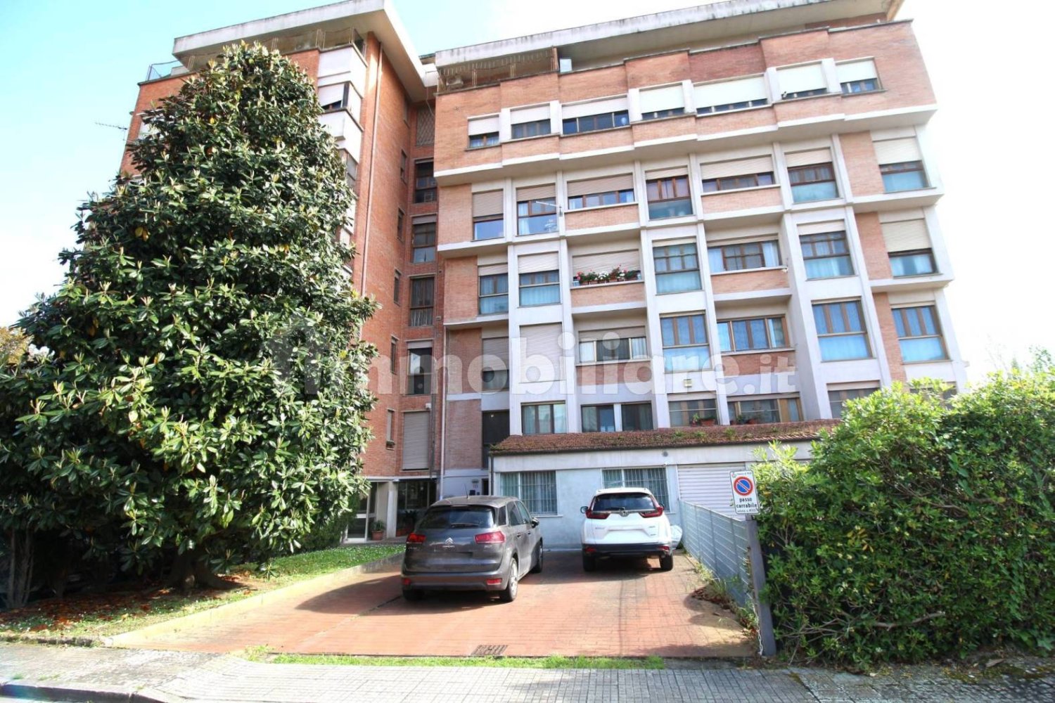 4 bedrooms Apartment in Pisa, Italy No. 352528