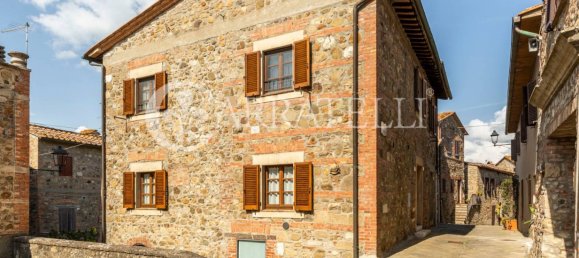 4 bedrooms Villa in Radicofani, Italy No. 78403 24