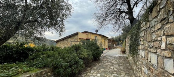 8-Zimmer Villa in Castellaro, Italy, Nr. 170755 3