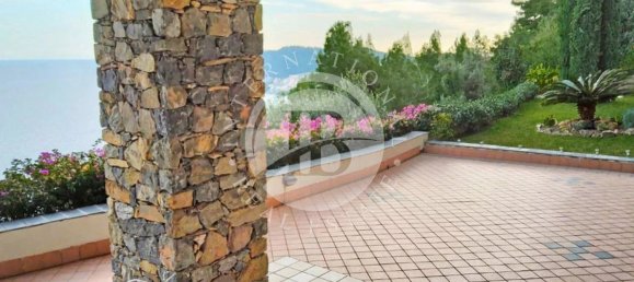 5 rooms Villa in Alassio, Italy No. 125763 2