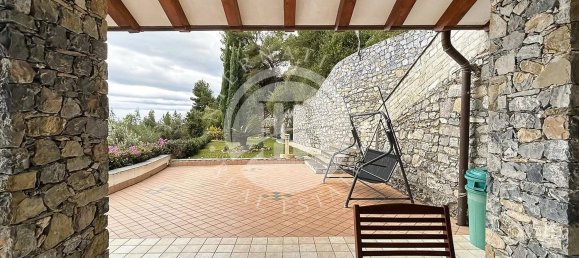 5 rooms Villa in Alassio, Italy No. 125763 9