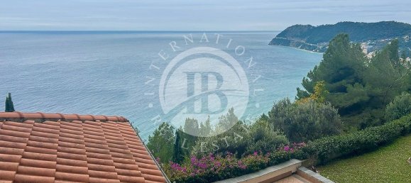 5 rooms Villa in Alassio, Italy No. 125763 7