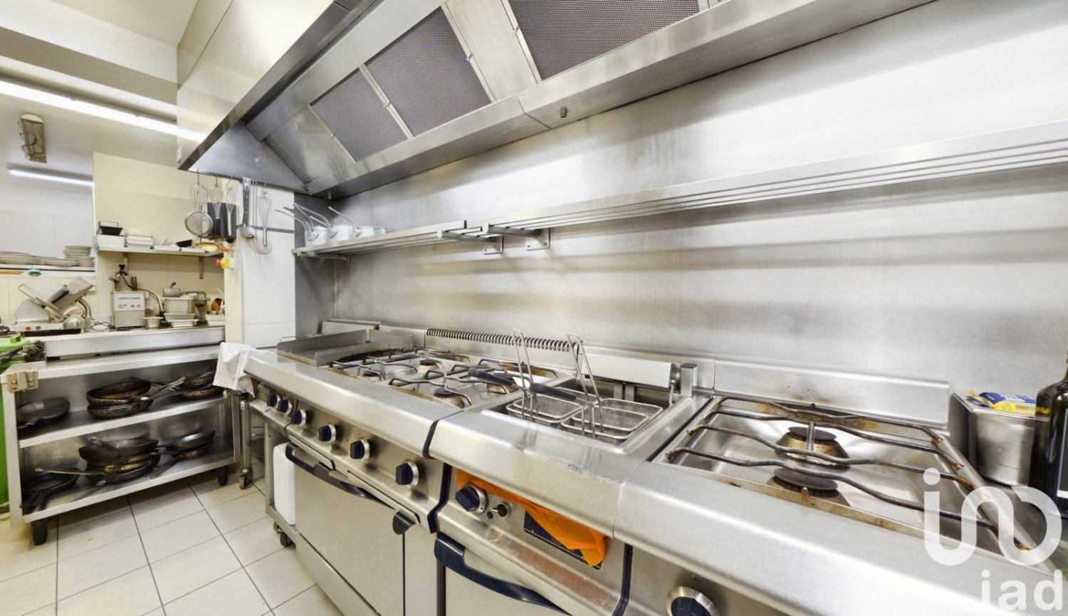 Здание 440м² в Ла Флот, Франция № 113319