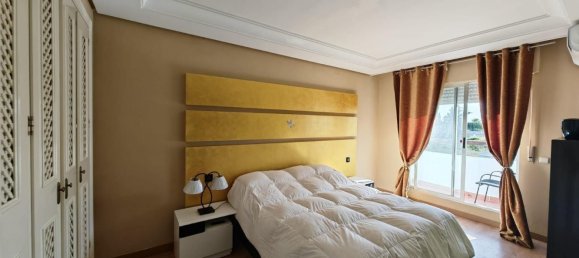 3 bedrooms Townhouse in Estepona, Spain No. 137149 2