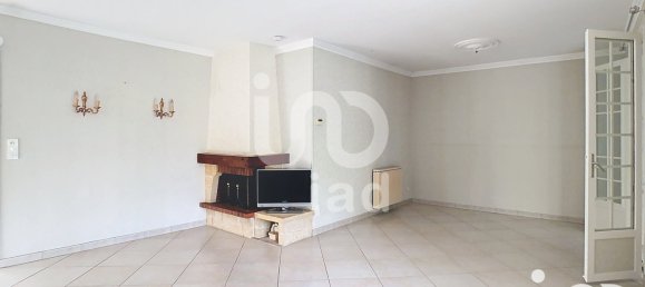 3 bedrooms House in Fere-Champenoise, France No. 38633 4