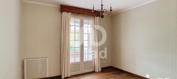 3 bedrooms House in Fere-Champenoise, France No. 38633 8