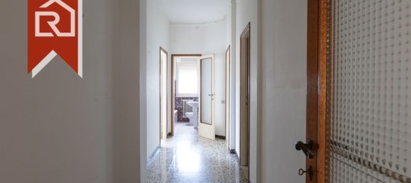 5 rooms Apartment in Livorno, Italy No. 278048 12
