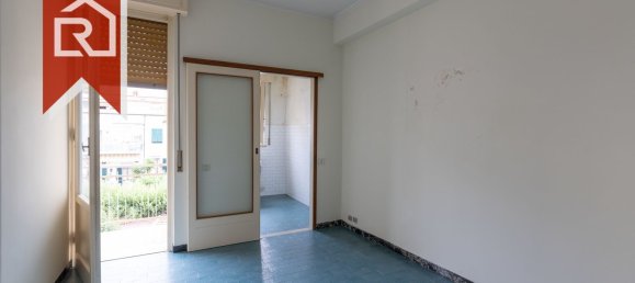 5 rooms Apartment in Livorno, Italy No. 278048 11