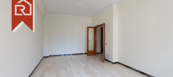 5 rooms Apartment in Livorno, Italy No. 278048 18