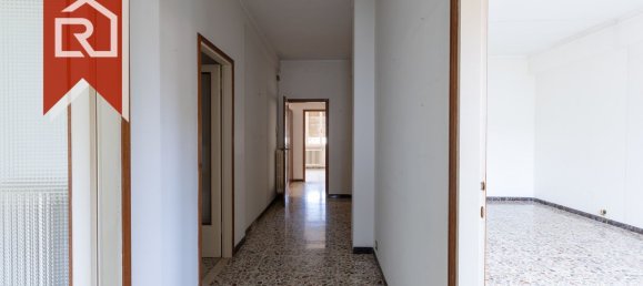 5 rooms Apartment in Livorno, Italy No. 278048 9