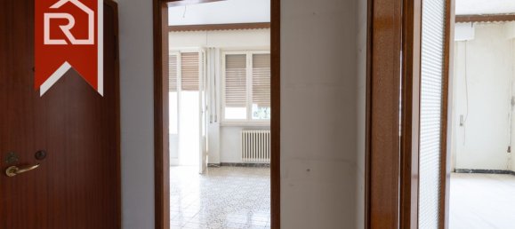 5 rooms Apartment in Livorno, Italy No. 278048 5