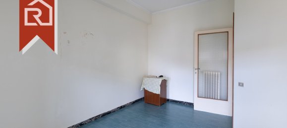 5 rooms Apartment in Livorno, Italy No. 278048 14