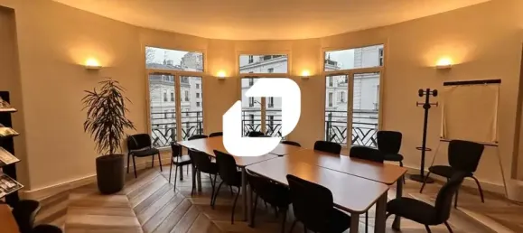 464m² Office in Paris, France No. 302382 3