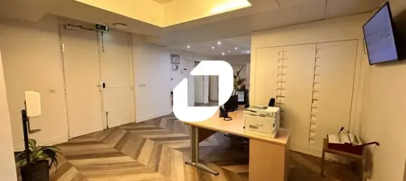 464m² Office in Paris, France No. 302382 7