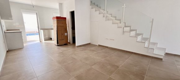 3 bedrooms Townhouse in Alicante, Spain No. 190760 2