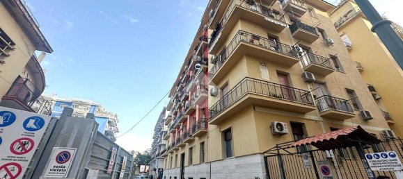 Apartamento T2 em Naples, Italy N.º 53895 32