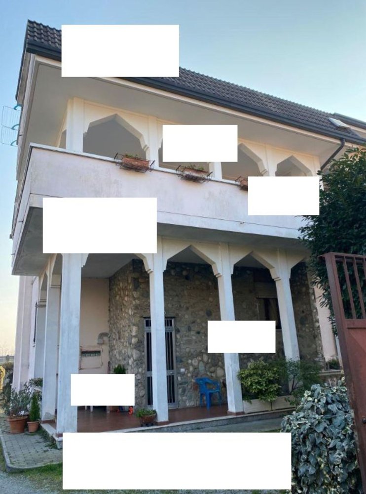 3 rooms Apartment in Muggiò, Italy No. 7669