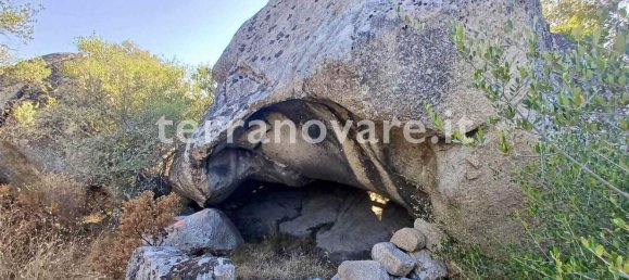 Grundstück in Sant'Antonio di Gallura, Italy 42000m², Nr. 274136 9