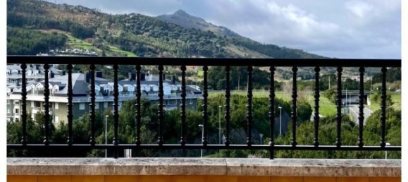 2 bedrooms Penthouse in Castro-Urdiales, Spain No. 159991 3