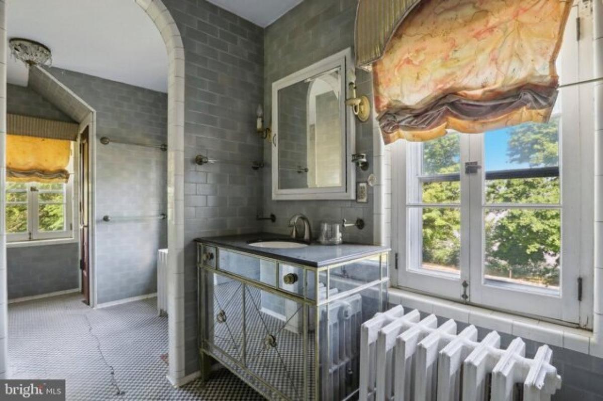 4 bedrooms House in Edgewater Park, USA No. 382976