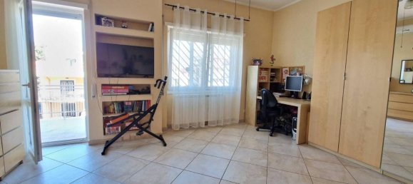 Квартира с 3 комнатами в Рим, Италия № 65069 4