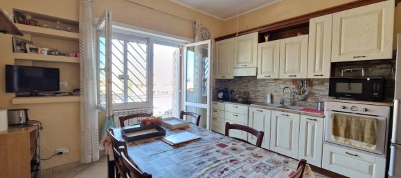 Квартира с 3 комнатами в Рим, Италия № 65069 9