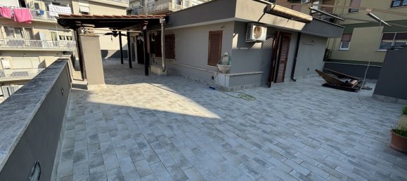 Пентхаус с 2 комнатами в Чампино, Италия № 33363 4