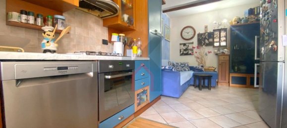 Apartamento de 3 dormitorios en Dovadola, Italy No. 328600 2