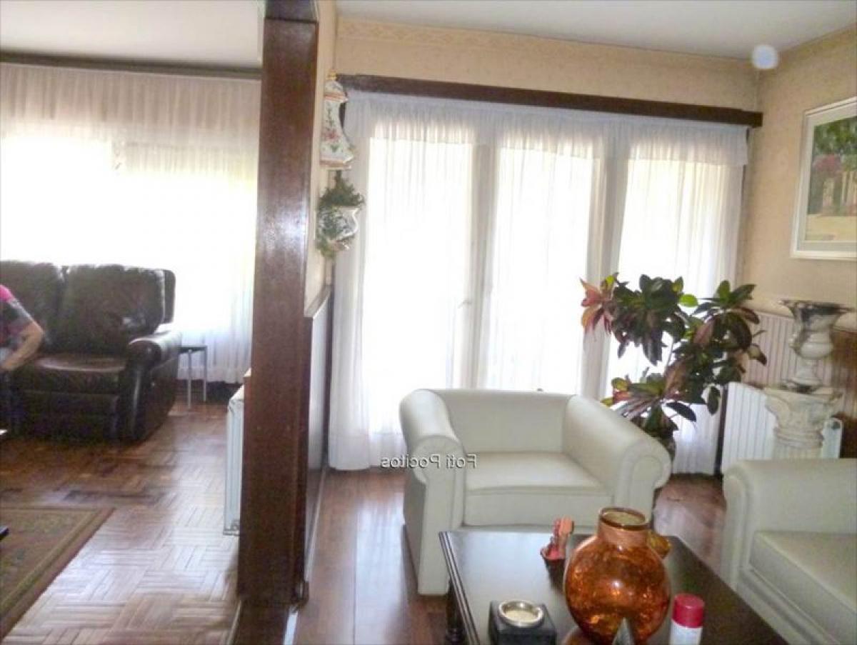 3 bedrooms House in Montevideo, Uruguay No. 12225