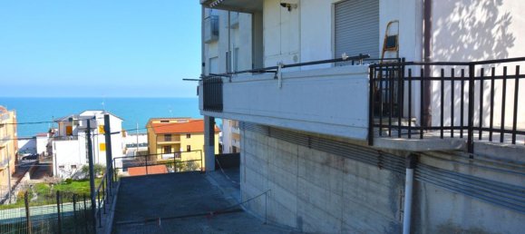 2-salle Appartement à Fossacesia, Italy No. 64574 3