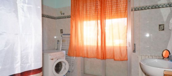 2-salle Appartement à Fossacesia, Italy No. 64574 14